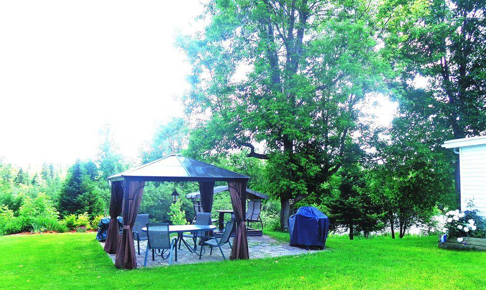 Motel Des Deux Lacs Waterloo Exterior foto