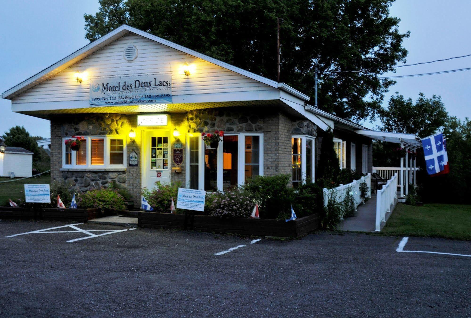 Motel Des Deux Lacs Waterloo Exterior foto